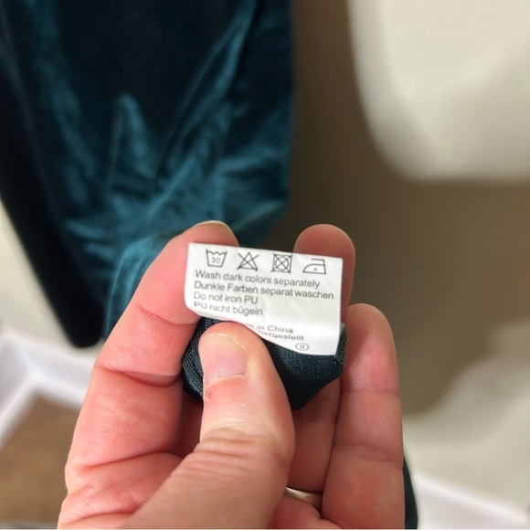 Elegant Velvet Sleeveless Dress - Deep Green  Size XL - Picture 6 of 8